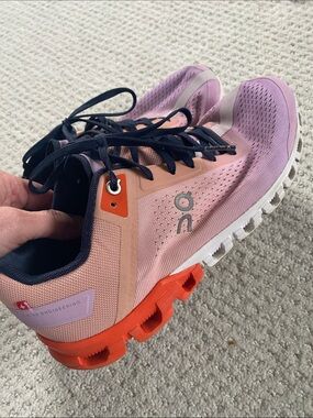 On Running Women’s Cloudflow Pink with Coral and Orange Sole and Navy Laces, W8